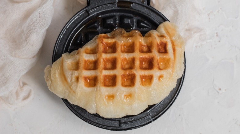 croffle on waffle iron