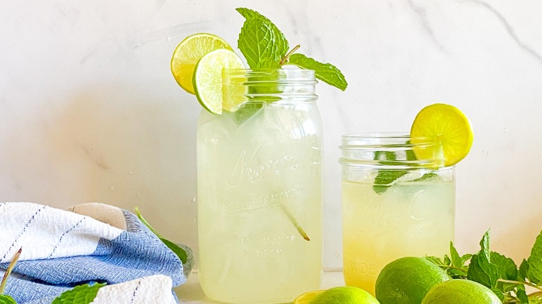 limeade in mason jars