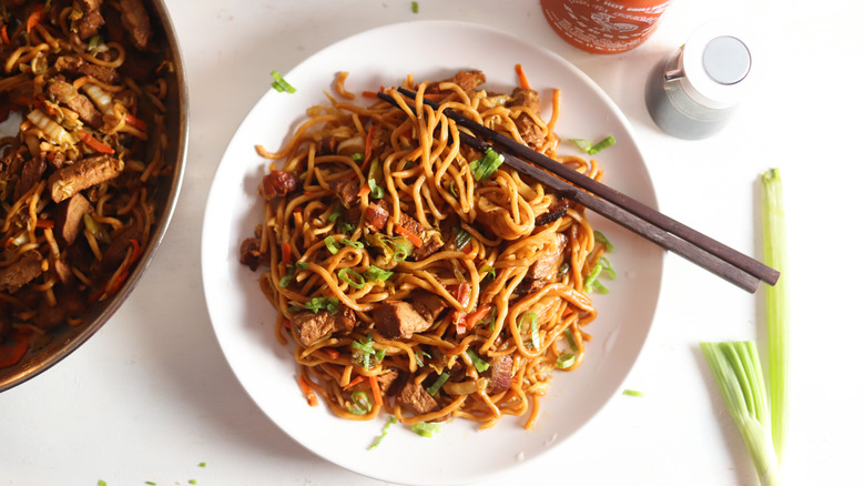 roasted pork lo mein