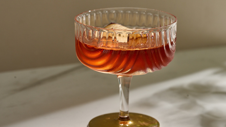 washington apple cocktail on a table
