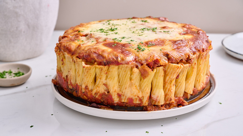 honeycomb pasta bake on a plate