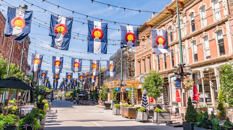 Sidewalk eateries in downtown Denver
