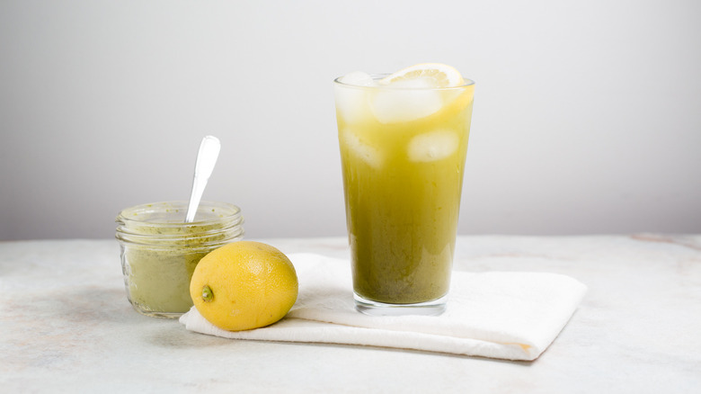 matcha lemonade on marble table