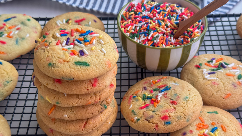 cookies on cooling rack