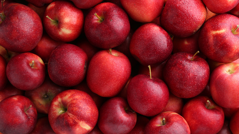 Fresh pile of ripe red apples