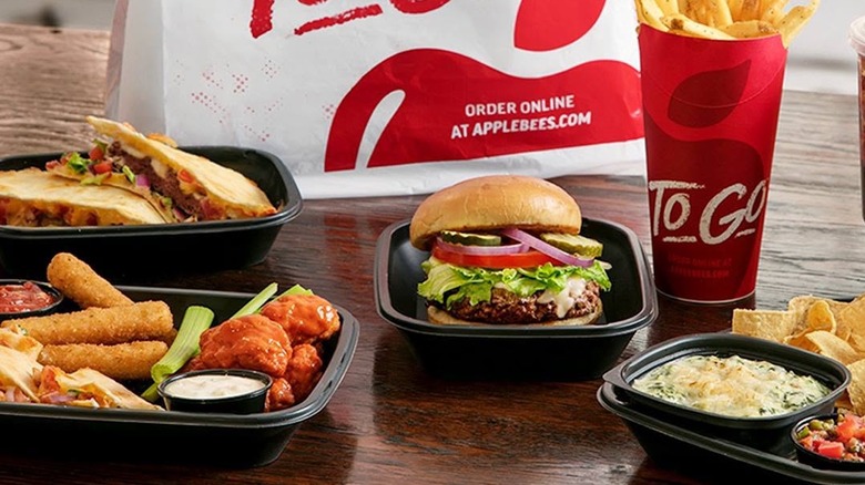 Applebee's food with to-go bag