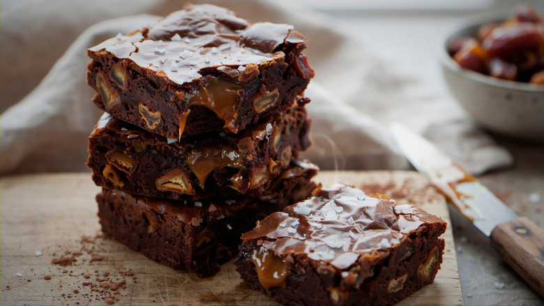 chocolate brownies with caramel