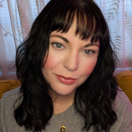 Photo of Dee Lopez