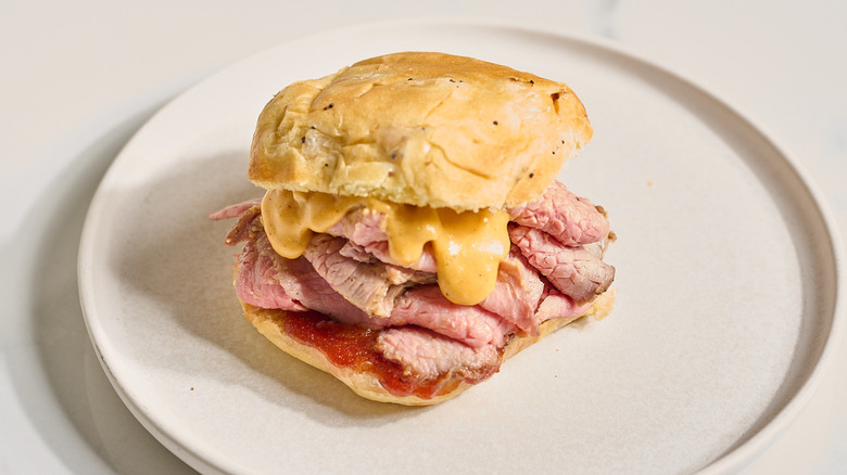 sandwich on a plate