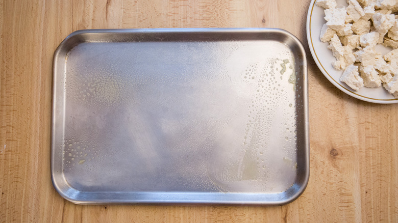 baking pan sprayed with oil